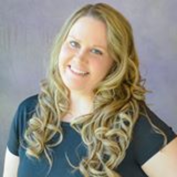 Meet your Posher, Kristin - Picture 1 of 2